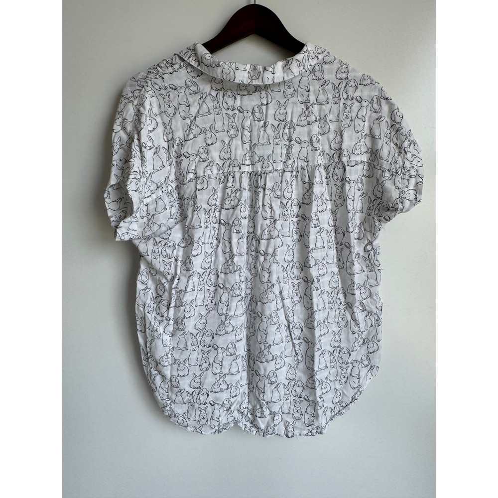 Jane & Delancy Womens Medium White Bunny Rabbit Graphic Button Down Shirt Rayon - Picture 5 of 8